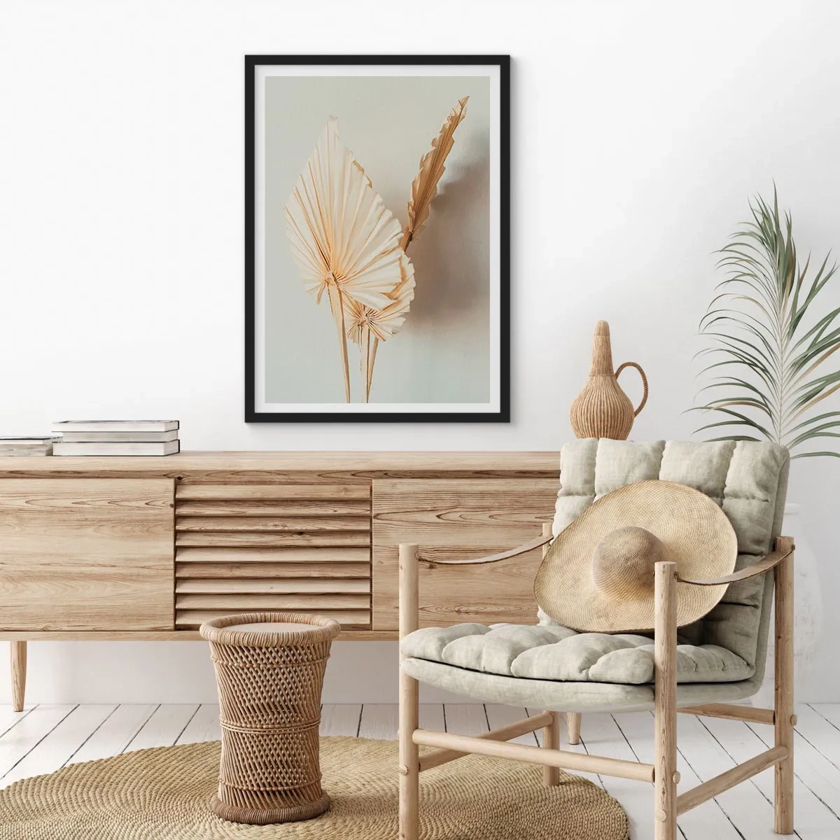 Plakat w czarnej ramie - Suszone liście palmy w minimalistycznej aranżacji na jasnym tle - 50x70cm - Gdy potrzebne ukojenie - Nowoczesna dekoracja ścienna do salonu i sypialni ARTTOR