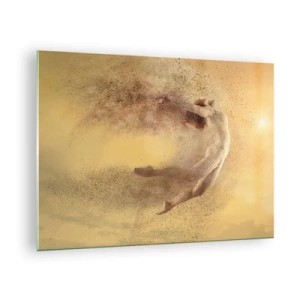 Obraz na szkle - Tancerz w dynamicznej kompozycji na złotym tle - 70x50cm - W tanecznym uniesieniu - Nowoczesna dekoracja ścienna do salonu i sypialni ARTTOR