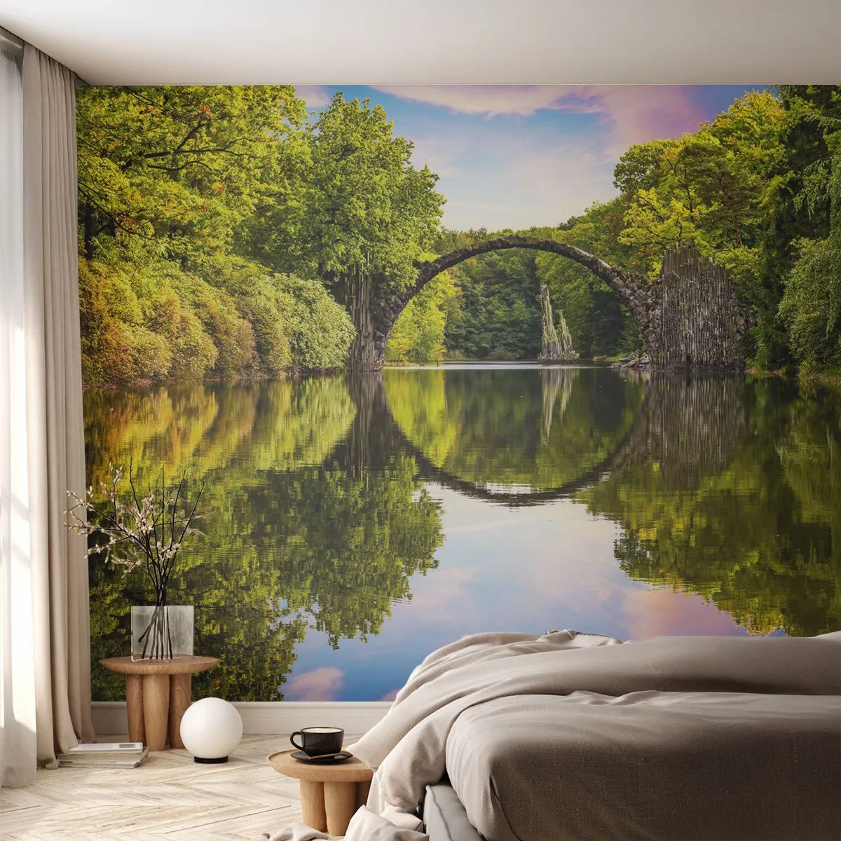 Fototapeta Premium Sand - Kamienny most odbijający się w tafli wody, otoczony zielenią - 100x70cm - Na styku dwóch światów - Nowoczesna dekoracja ścienna do salonu, kuchni i sypialni ARTTOR