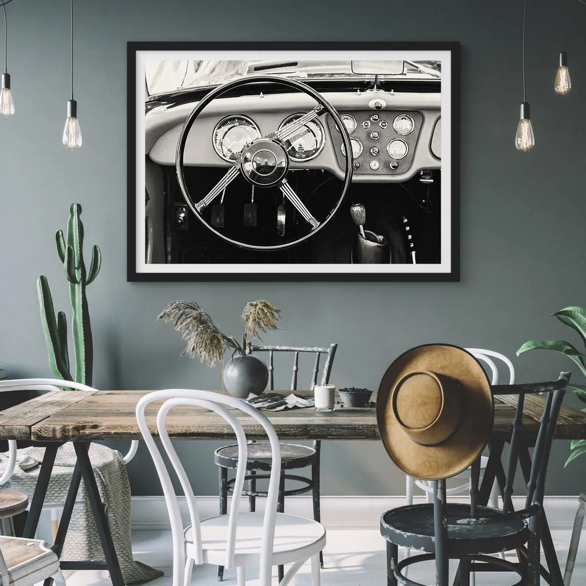 Plakat w czarnej ramie - Czarno-białe wnętrze klasycznego samochodu - 70x50cm - Marzenie kolekcjonera - Nowoczesna dekoracja ścienna do salonu i sypialni ARTTOR