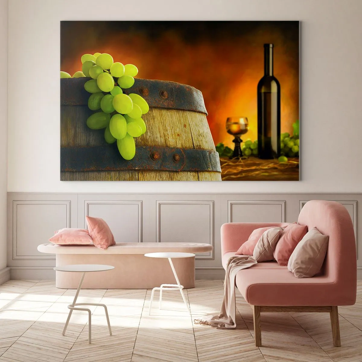 Obraz na szkle - Winogrona na beczce w rustykalnym otoczeniu z winem w tle - 70x50cm - Martwa natura z butelką wina i kiścią winogron - Nowoczesna dekoracja ścienna do salonu i sypialni ARTTOR
