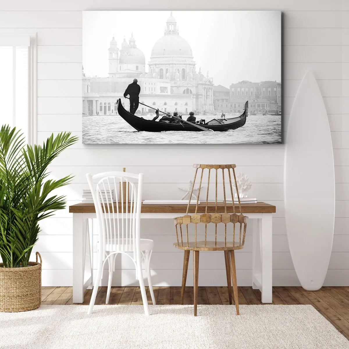 Obraz na płótnie - Gondola na tle bazyliki w czarno-białym ujęciu - 70x50cm - Podróż do źródeł piękna - Nowoczesna dekoracja ścienna do salonu i sypialni ARTTOR