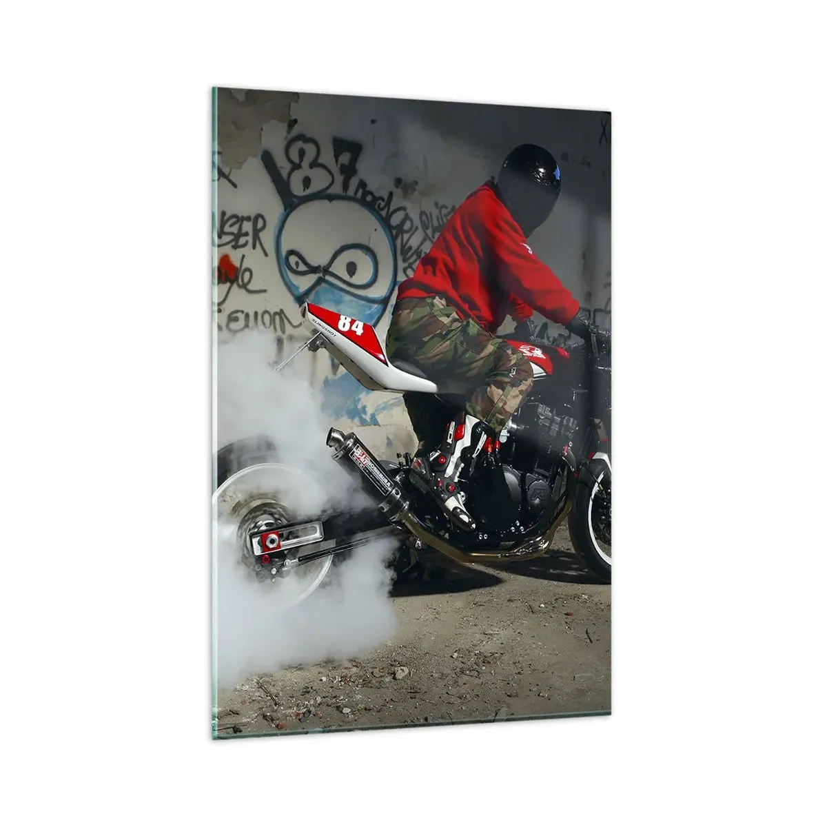 Obraz na szkle - Motocyklista wykonujący efektowny drift w opuszczonym budynku z graffiti - 80x120cm - Goń mnie! - Nowoczesna dekoracja ścienna do salonu i sypialni ARTTOR