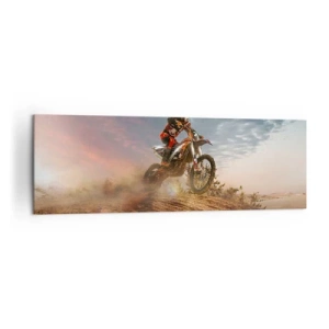 Obraz na płótnie - Motocyklista na wydmach o zachodzie słońca - 160x50cm - Po zwycięstwo - Nowoczesna dekoracja ścienna do salonu i sypialni ARTTOR