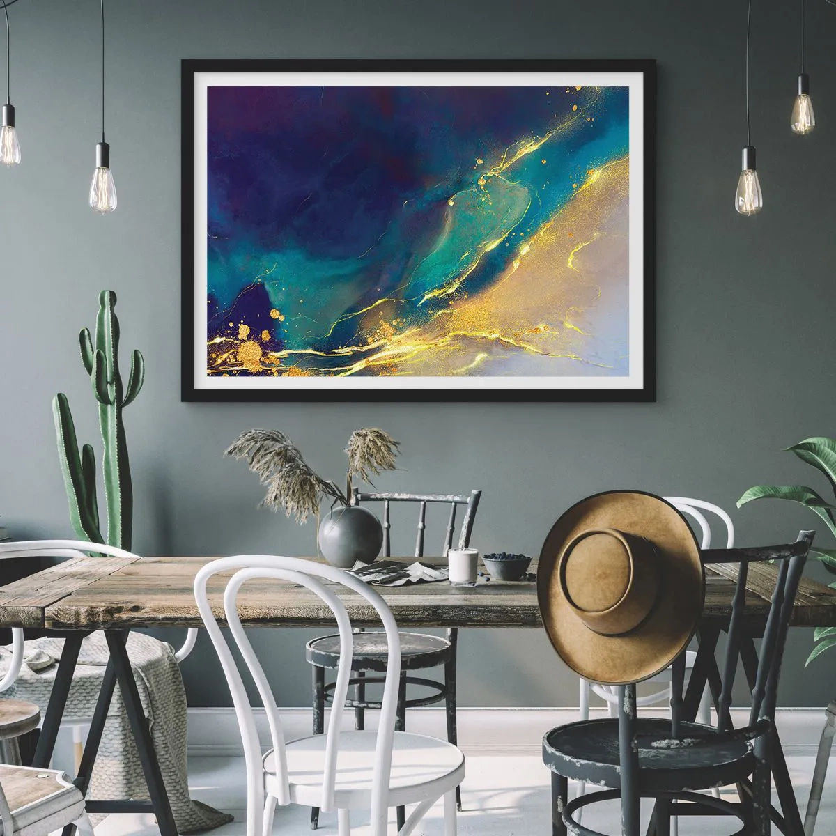 Plakat w czarnej ramie - Abstrakcyjna kompozycja w odcieniach niebieskiego i złotego na płótnie - 100x70cm - Złote rozlewisko - Nowoczesna dekoracja ścienna do salonu i sypialni ARTTOR