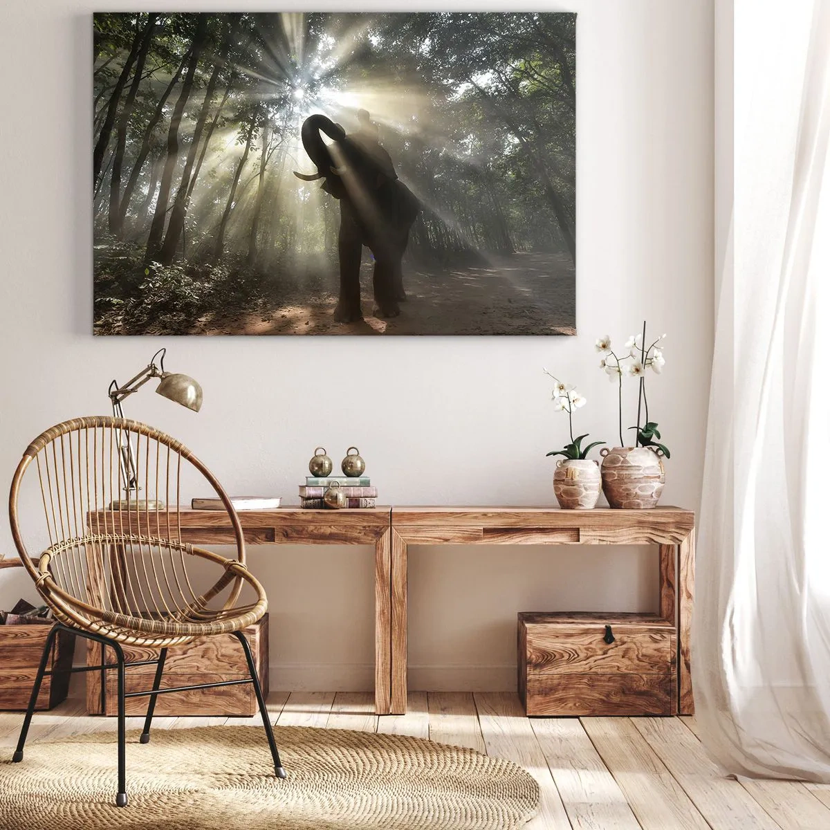 Obraz na płótnie - Słoń w lesie otoczony promieniami światła w porannej mgle - 70x50cm - Pod szczęśliwą gwiazdą - Nowoczesna dekoracja ścienna do salonu i sypialni ARTTOR