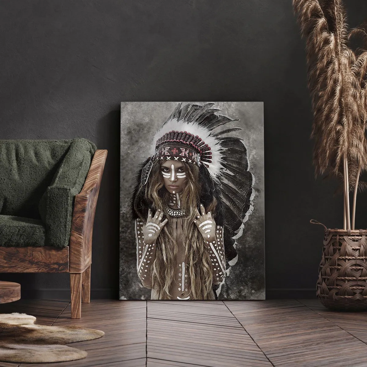 Obraz na płótnie - Portret kobiety w tradycyjnym pióropuszu i malowaniu plemiennym - 50x70cm - Tajemnica siły plemienia - Nowoczesna dekoracja ścienna do salonu, kuchni i sypialni ARTTOR