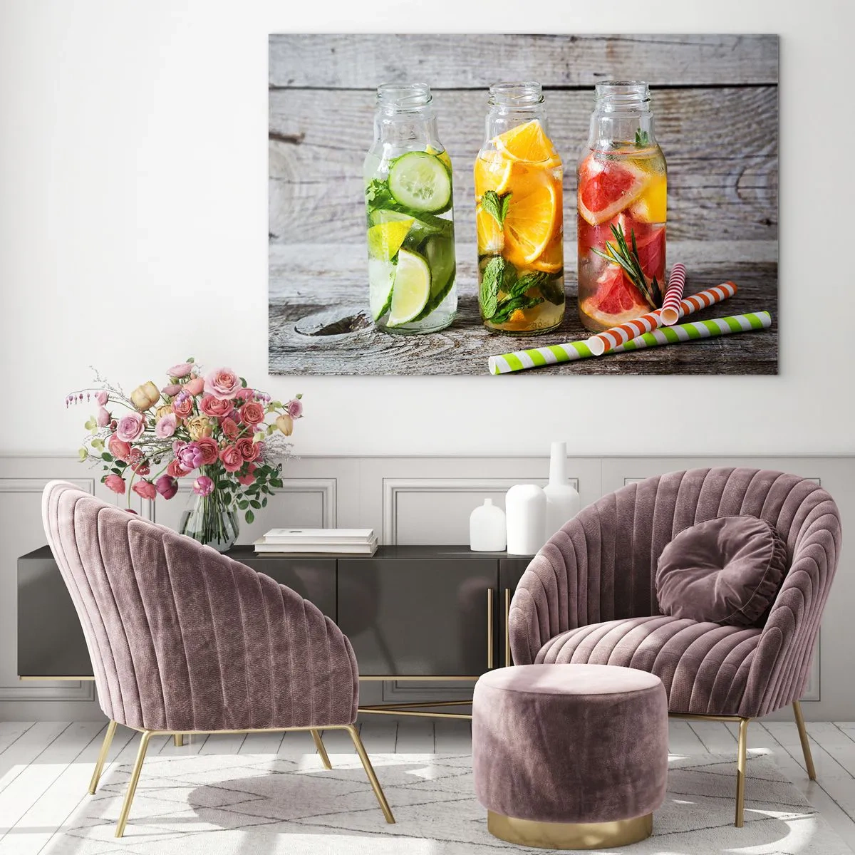 Obraz na szkle - Butelki z wodą owocową i ziołami na drewnianym tle - 70x50cm - Zdrowe z natury - Nowoczesna dekoracja ścienna do salonu i sypialni ARTTOR