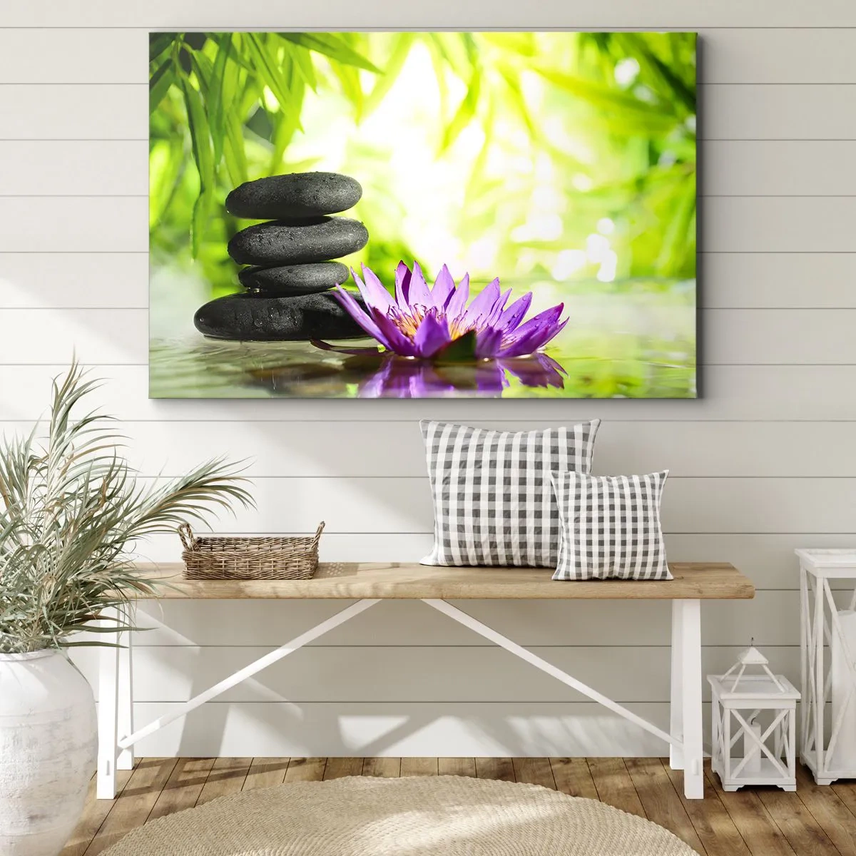 Obraz na płótnie - Stos kamieni zen i kwiat lotosu na tle bambusowych liści - 120x80cm - W bambusowym chruśniaku - Nowoczesna dekoracja ścienna do salonu, kuchni i sypialni ARTTOR