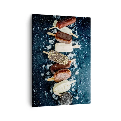 Obraz na płótnie - Fotografia lodów na patyku ułożonych na lodzie - 50x70cm - Smak gorącego lata - Nowoczesna dekoracja ścienna do salonu, kuchni i sypialni ARTTOR
