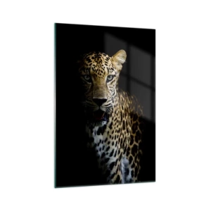 Obraz na szkle - Leopard na ciemnym tle z intensywnym spojrzeniem - 70x100cm - Mroczne piękno - Nowoczesna dekoracja ścienna do salonu i sypialni ARTTOR