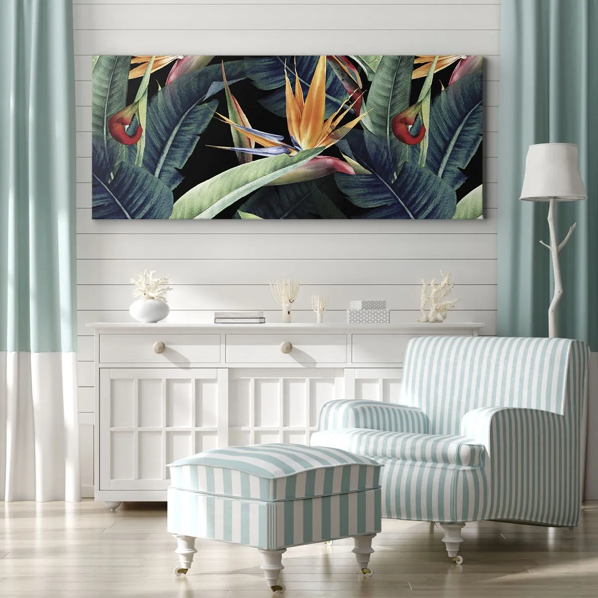 Obraz na płótnie - Tropikalne kwiaty i liście na czarnym tle - 160x50cm - Płomienne kwiaty tropików - Nowoczesna dekoracja ścienna do salonu i sypialni ARTTOR