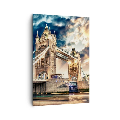 Obraz na płótnie - Tower Bridge o zmierzchu na tle dynamicznego nieba - 70x100cm - Pomnik wiktoriańskiego imperium - Nowoczesna dekoracja ścienna do salonu i sypialni ARTTOR