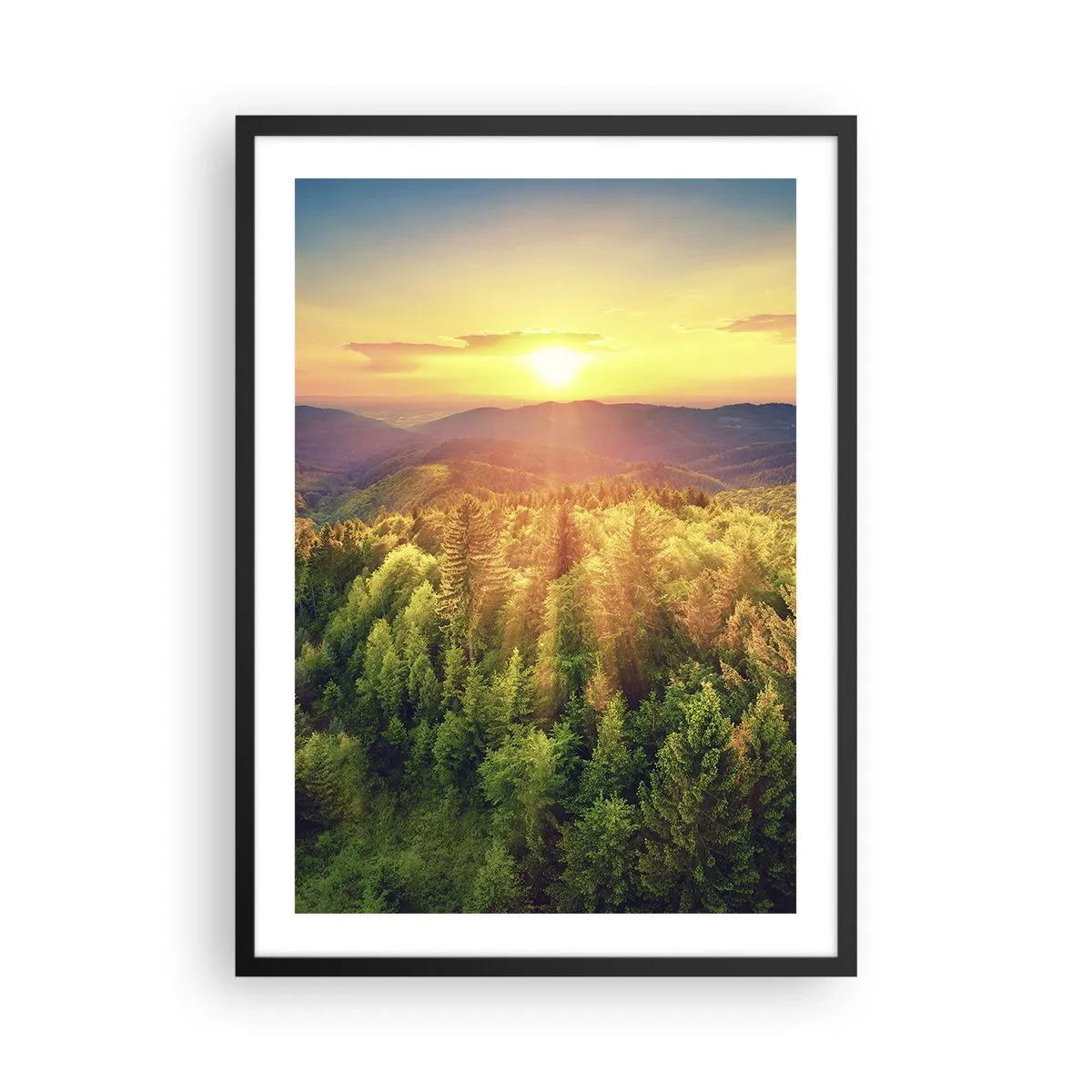 Plakat w czarnej ramie - Zachód słońca nad górzystym lasem pełnym zieleni - 50x70cm - Wierzchołki i szczyty - Nowoczesna dekoracja ścienna do salonu i sypialni ARTTOR