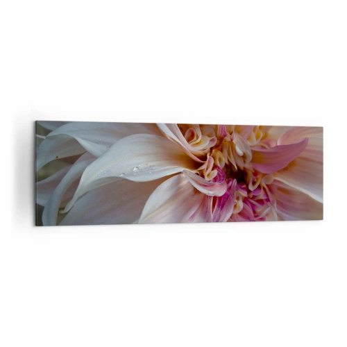 Obraz na płótnie - Zbliżenie na delikatne płatki różowego kwiatu z kroplami wody - 160x50cm - Kwitnąca świeżość - Nowoczesna dekoracja ścienna do salonu i sypialni ARTTOR
