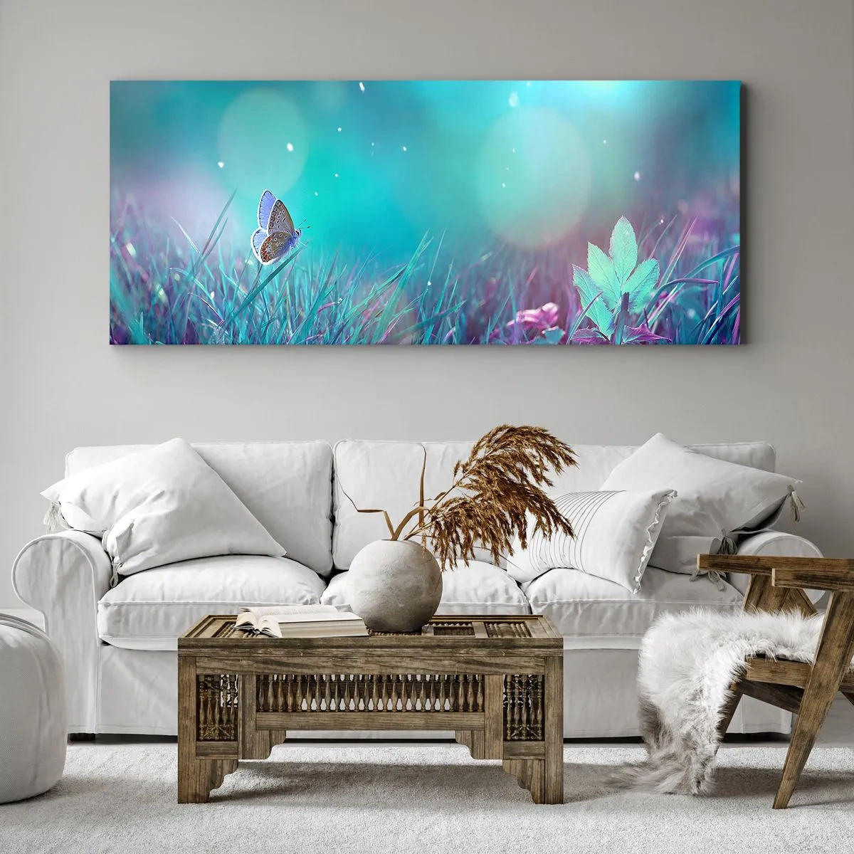 Obraz na płótnie - Motyl na trawie w świetle rozmytych refleksów - 120x50cm - Sekretne życie łąki - Nowoczesna dekoracja ścienna do salonu i sypialni ARTTOR