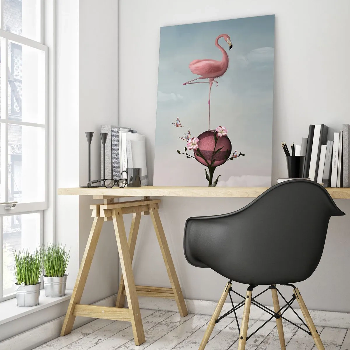 Obraz na szkle - Różowy flaming stojący na ozdobnej kuli z kwiatami i motylami - 50x70cm - Alegoria piłki koszykowej - Nowoczesna dekoracja ścienna do salonu, kuchni i sypialni ARTTOR