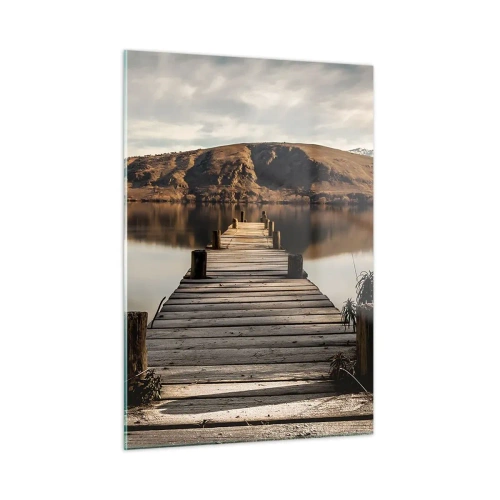 Obraz na szkle - Drewniany pomost nad jeziorem z widokiem na góry w tle - 50x70cm - Pejzaż w ciszy - Nowoczesna dekoracja ścienna do salonu, kuchni i sypialni ARTTOR