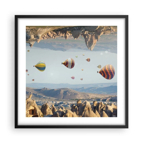 Plakat w czarnej ramie - Tu wszystko jest możliwe - 50x50 cm