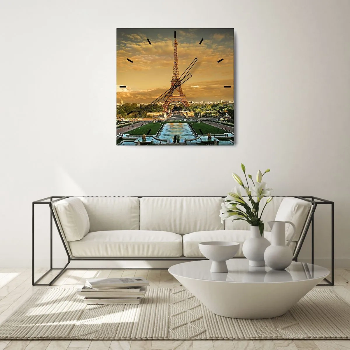 Zegar ścienny - Wieża Eiffla w Paryżu o zachodzie słońca - 30x30cm - Królowa Paryża - Nowoczesna dekoracja ścienna do salonu i sypialni ARTTOR