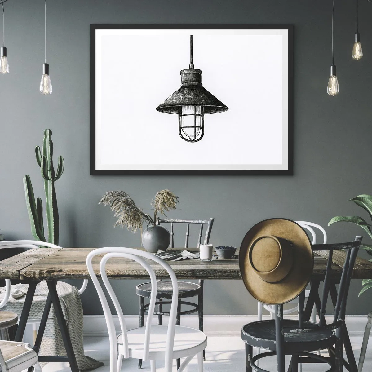 Plakat w czarnej ramie - Rysunek wiszącej lampy w stylu retro na białym tle - 70x50cm - Jak przed laty… - Nowoczesna dekoracja ścienna do salonu i sypialni ARTTOR