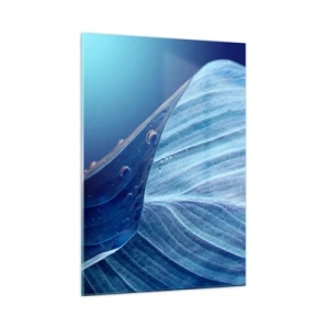 Obraz na szkle - Liść w odcieniach błękitu z kroplami wody na tle gradientu - 50x70cm - Ukryte krople błękitu - Nowoczesna dekoracja ścienna do salonu, kuchni i sypialni ARTTOR