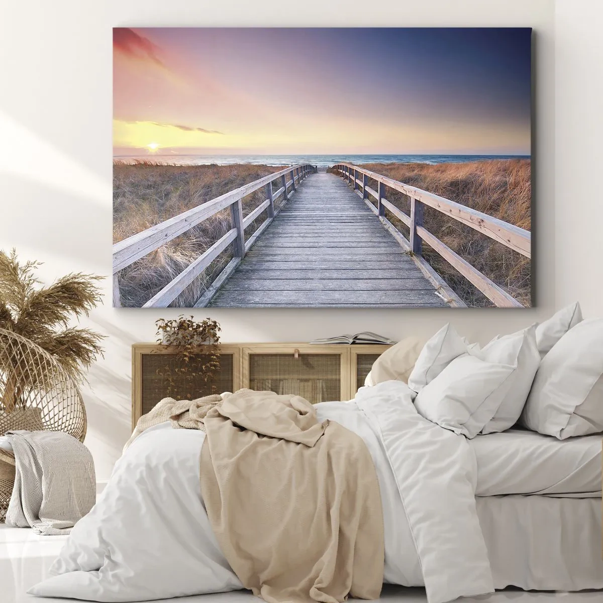 Obraz na płótnie - Drewniany pomost prowadzący na plażę o zachodzie słońca z pastelowymi barwami nieba - 70x50cm - Bałtycka wieczorna zorza - Nowoczesna dekoracja ścienna do salonu i sypialni ARTTOR