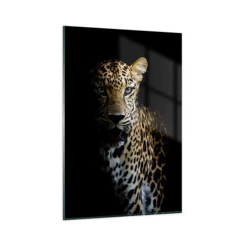 Obraz na szkle - Leopard na ciemnym tle z intensywnym spojrzeniem - 80x120cm - Mroczne piękno - Nowoczesna dekoracja ścienna do salonu i sypialni ARTTOR