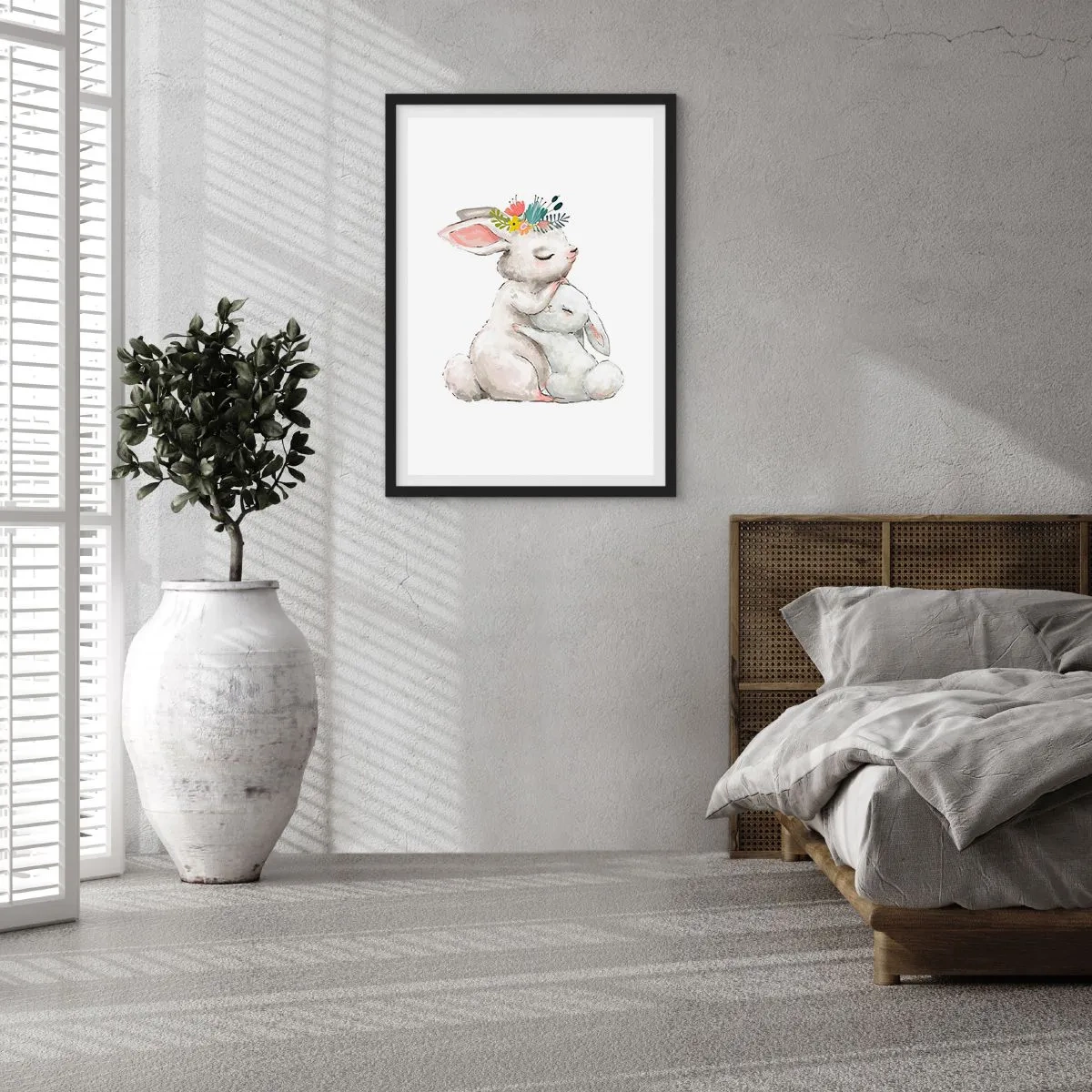 Plakat w czarnej ramie - Nie ma jak u mamy - Dwa króliczki w uścisku z kwiatowym wiankiem na głowie - 50x70cm