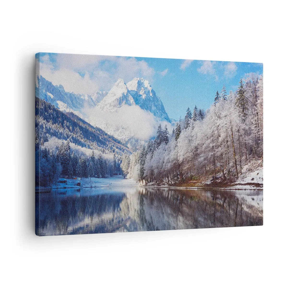Obraz na płótnie - Śnieżna straż - Zimowy krajobraz górski z ośnieżonymi drzewami i jeziorem - 70x50cm