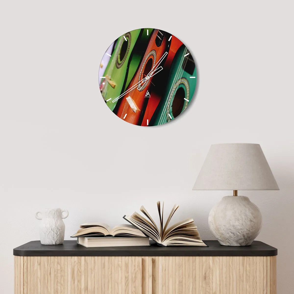 Zegar ścienny - Kolorowe gitary w artystycznej kompozycji - 30x30cm - Gitara ma wiele barw - Nowoczesna dekoracja ścienna do salonu, kuchni i sypialni ARTTOR