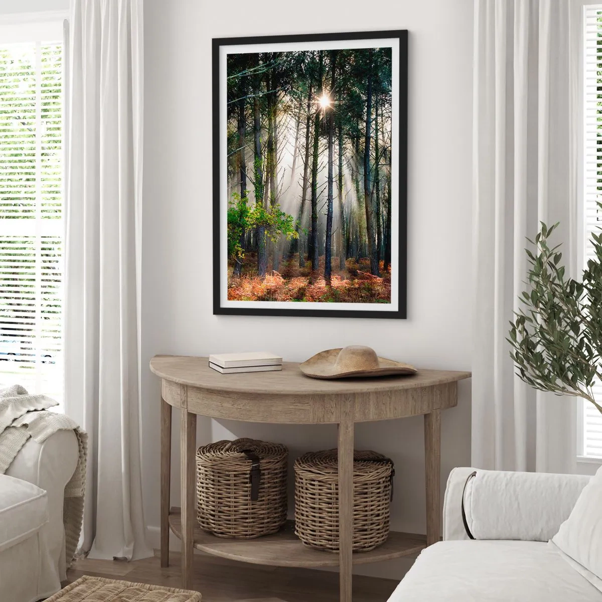 Plakat w czarnej ramie - Magiczne promienie słońca w leśnej scenerii - 50x70cm - Leśne uroczysko - Nowoczesna dekoracja ścienna do salonu i sypialni ARTTOR