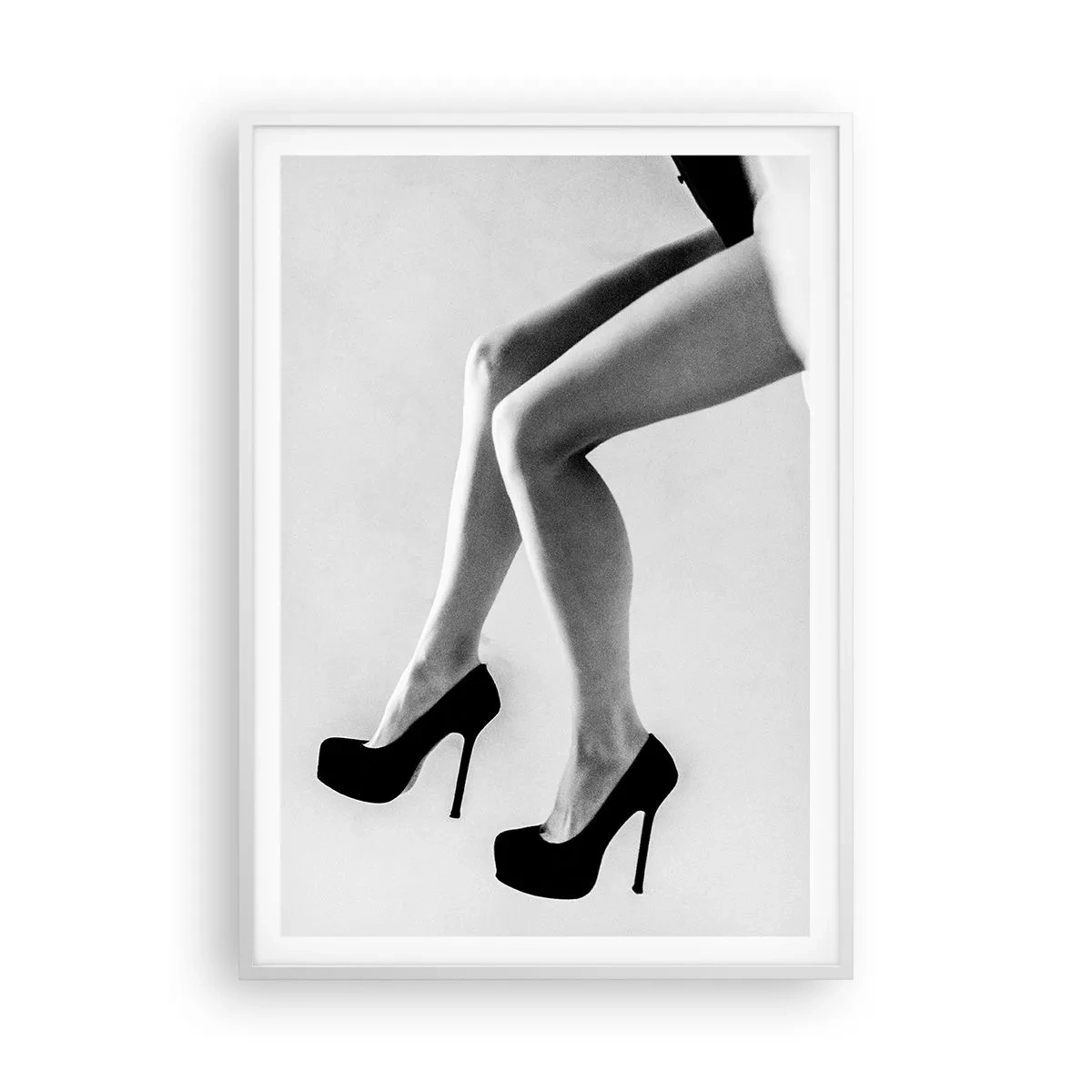 Plakat w białej ramie - Wieczna kobiecość - 70x100 cm