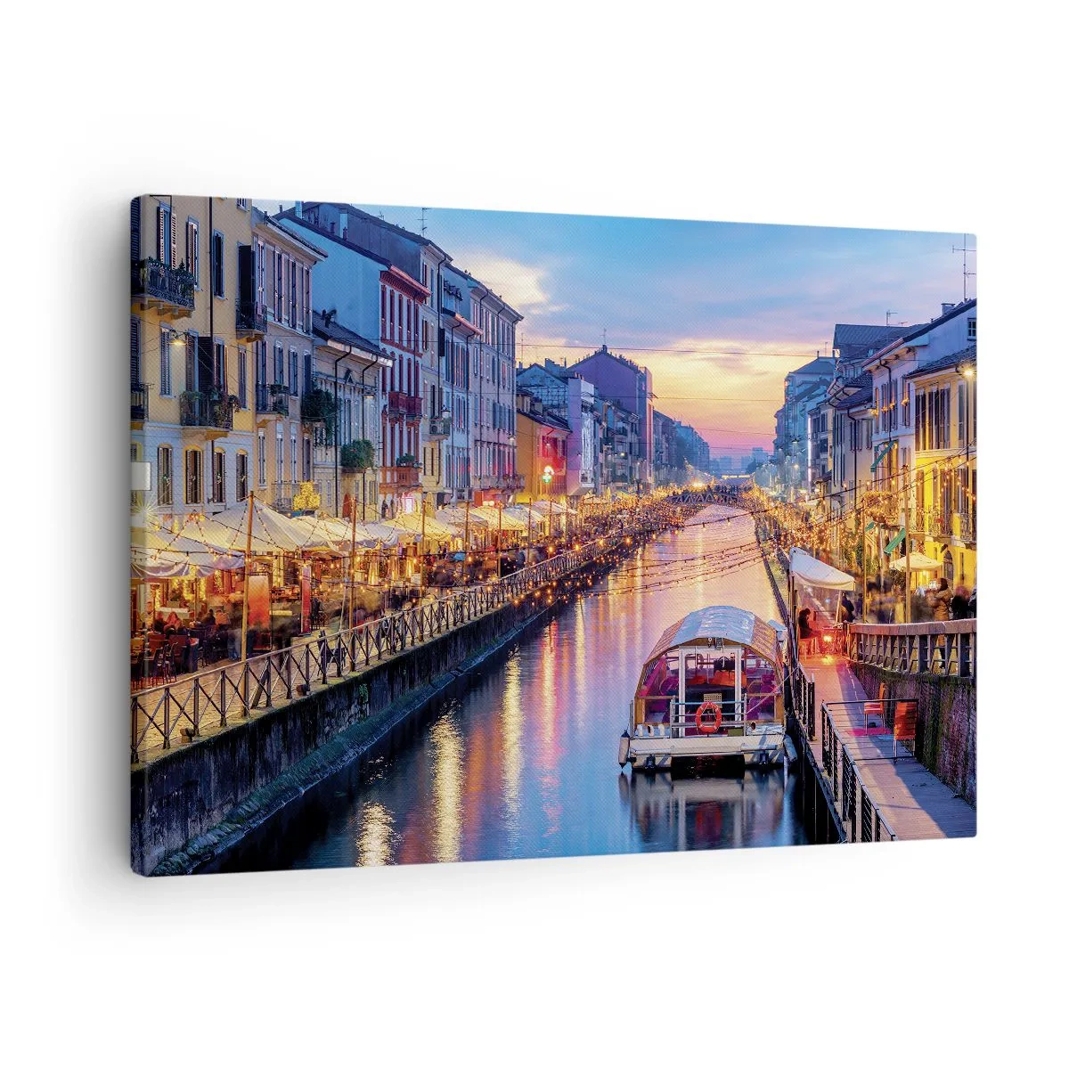 Obraz na płótnie - Kanał z oświetleniem w otoczeniu kolorowych budynków - 70x50cm - Wieczór światła i zabawy - Nowoczesna dekoracja ścienna do salonu i sypialni ARTTOR