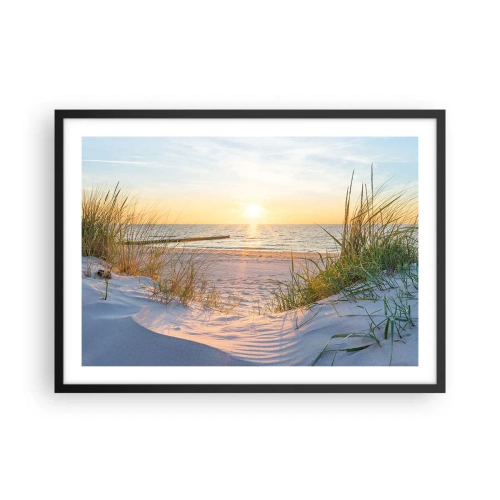 Plakat w czarnej ramie - Piaszczysta plaża z widokiem na zachodzące słońce nad morzem - 70x50cm - Morza szum, ptaków śpiew, dzika plaża pośród traw… - Nowoczesna dekoracja ścienna do salonu i sypialni ARTTOR