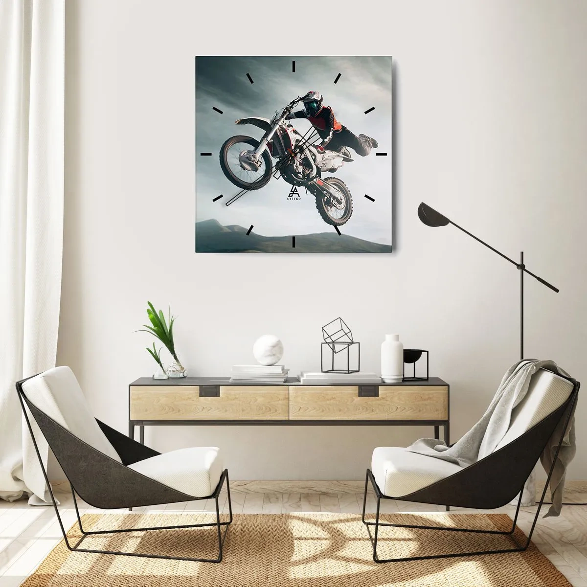 Zegar ścienny - Motocyklista w powietrzu podczas skoku - 30x30cm - Nie ma zabawy bez ryzyka - Nowoczesna dekoracja ścienna do salonu i sypialni ARTTOR