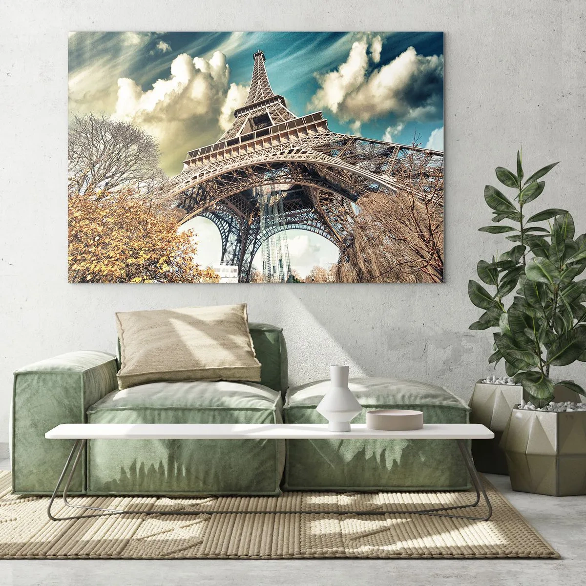Obraz na szkle - Wieża Eiffla w jesiennej scenerii na tle dynamicznego nieba - 70x50cm - A jesienią w Paryżu... - Nowoczesna dekoracja ścienna do salonu i sypialni ARTTOR