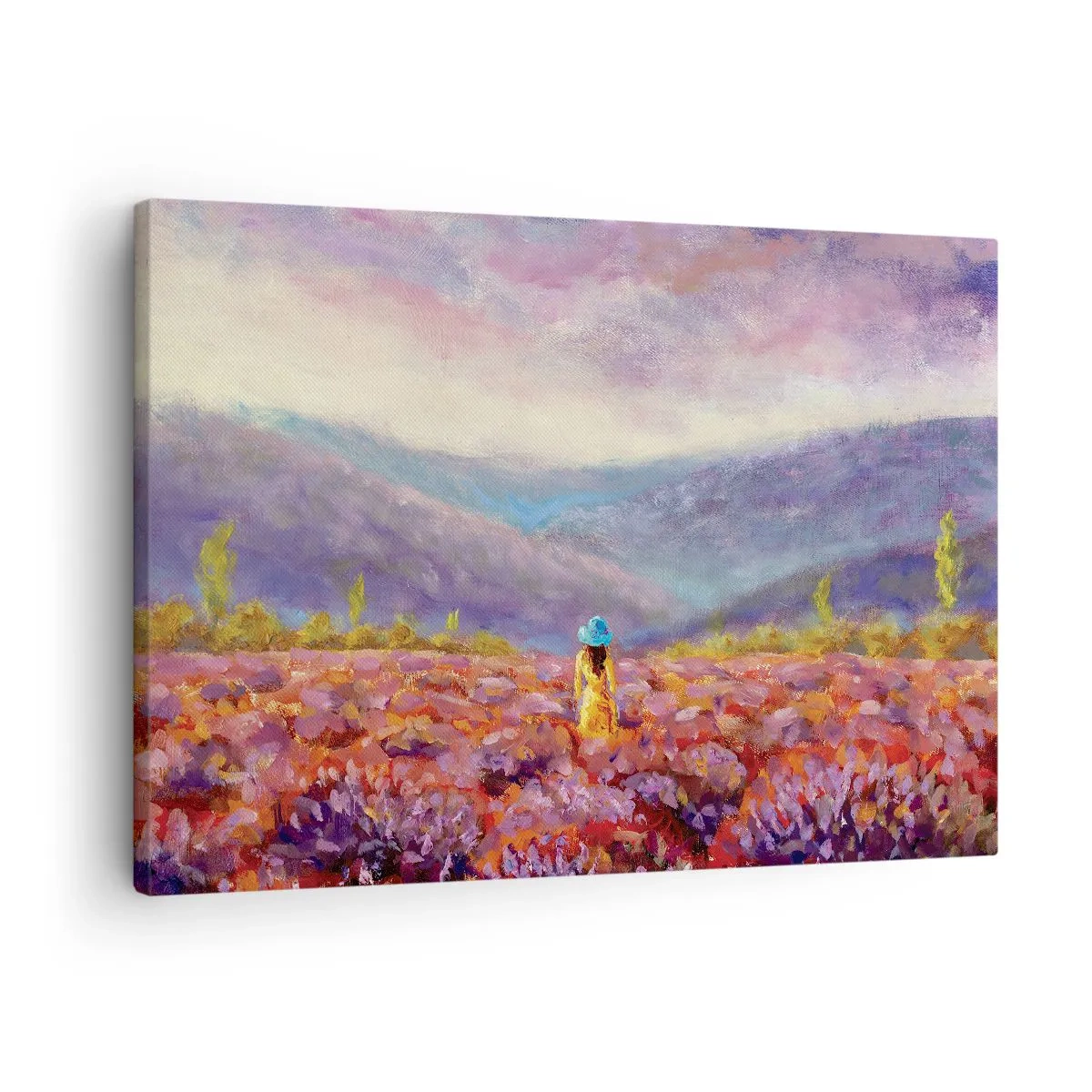 Obraz na płótnie - Kobieta w kapeluszu spacerująca po polu lawendy - 70x50cm - W lawendowym świecie - Nowoczesna dekoracja ścienna do salonu i sypialni ARTTOR