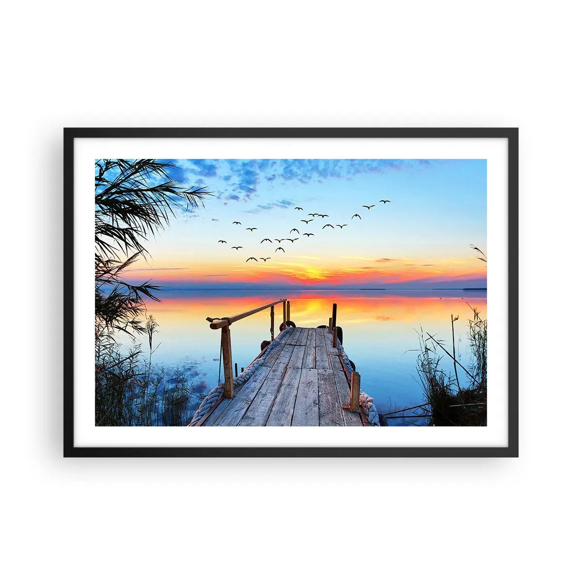 Plakat w czarnej ramie - Drewniany pomost nad jeziorem o zachodzie słońca - 70x50cm - Pora wracać… - Nowoczesna dekoracja ścienna do salonu i sypialni ARTTOR
