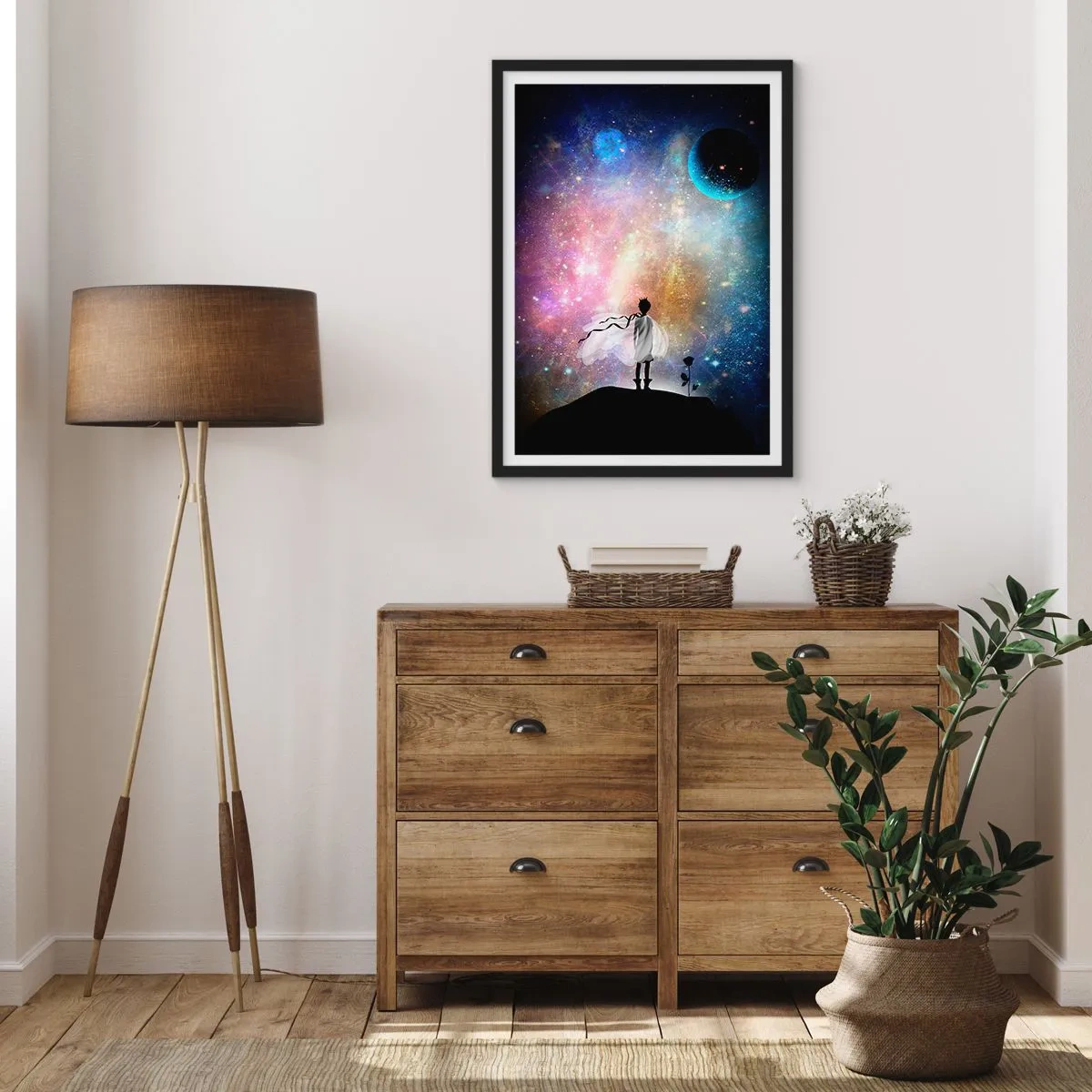 Plakat w czarnej ramie - Fantastyczna scena kosmiczna z sylwetką postaci i różą - 50x70cm - Mały Książę - Nowoczesna dekoracja ścienna do salonu i sypialni ARTTOR