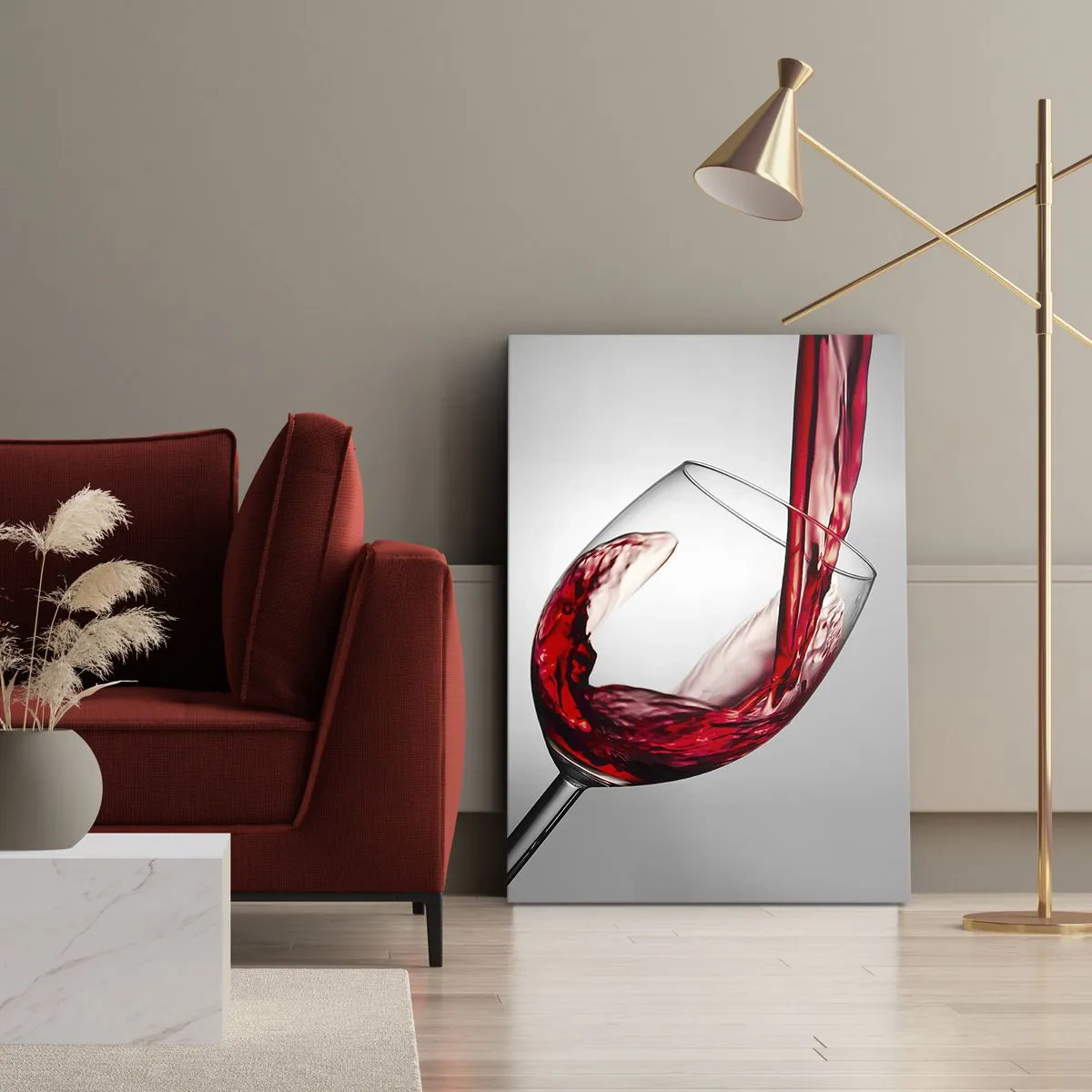 Obraz na płótnie - Czerwone wino nalewane do kieliszka, rozlewające się w szklance - 50x70cm - Barwa - ruch - dźwięk - Nowoczesna dekoracja ścienna do salonu, kuchni i sypialni ARTTOR