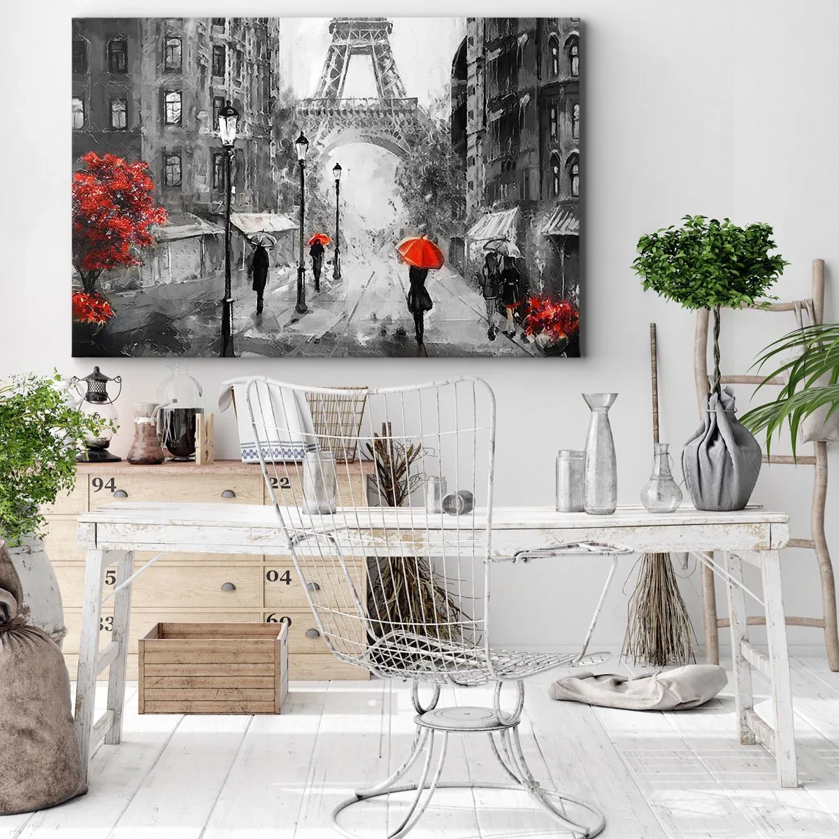 Obraz na płótnie - Ulica z widokiem na Wieżę Eiffla i czerwone parasole - 70x50cm - Wszystkie drogi prowadzą do niej - Nowoczesna dekoracja ścienna do salonu i sypialni ARTTOR
