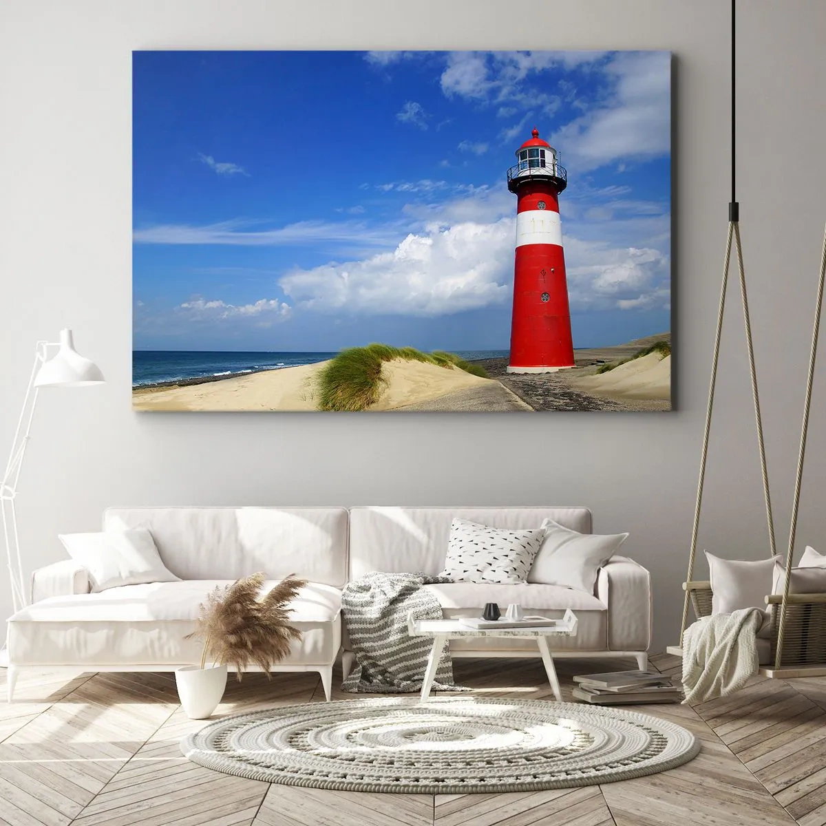 Obraz na płótnie - Czerwona latarnia morska na plaży pod błękitnym niebem - 70x50cm - Wymarzona samotnia - Nowoczesna dekoracja ścienna do salonu i sypialni ARTTOR