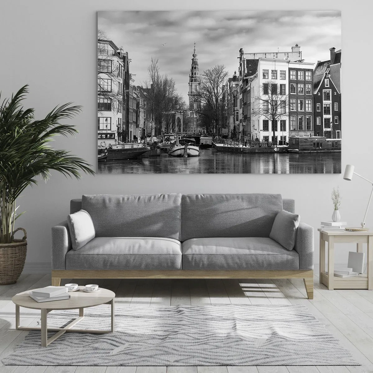 Obraz na szkle - Czarno-biały widok na kanał w Amsterdamie - 120x80cm - Amsterdamskie klimaty - Nowoczesna dekoracja ścienna do salonu, kuchni i sypialni ARTTOR