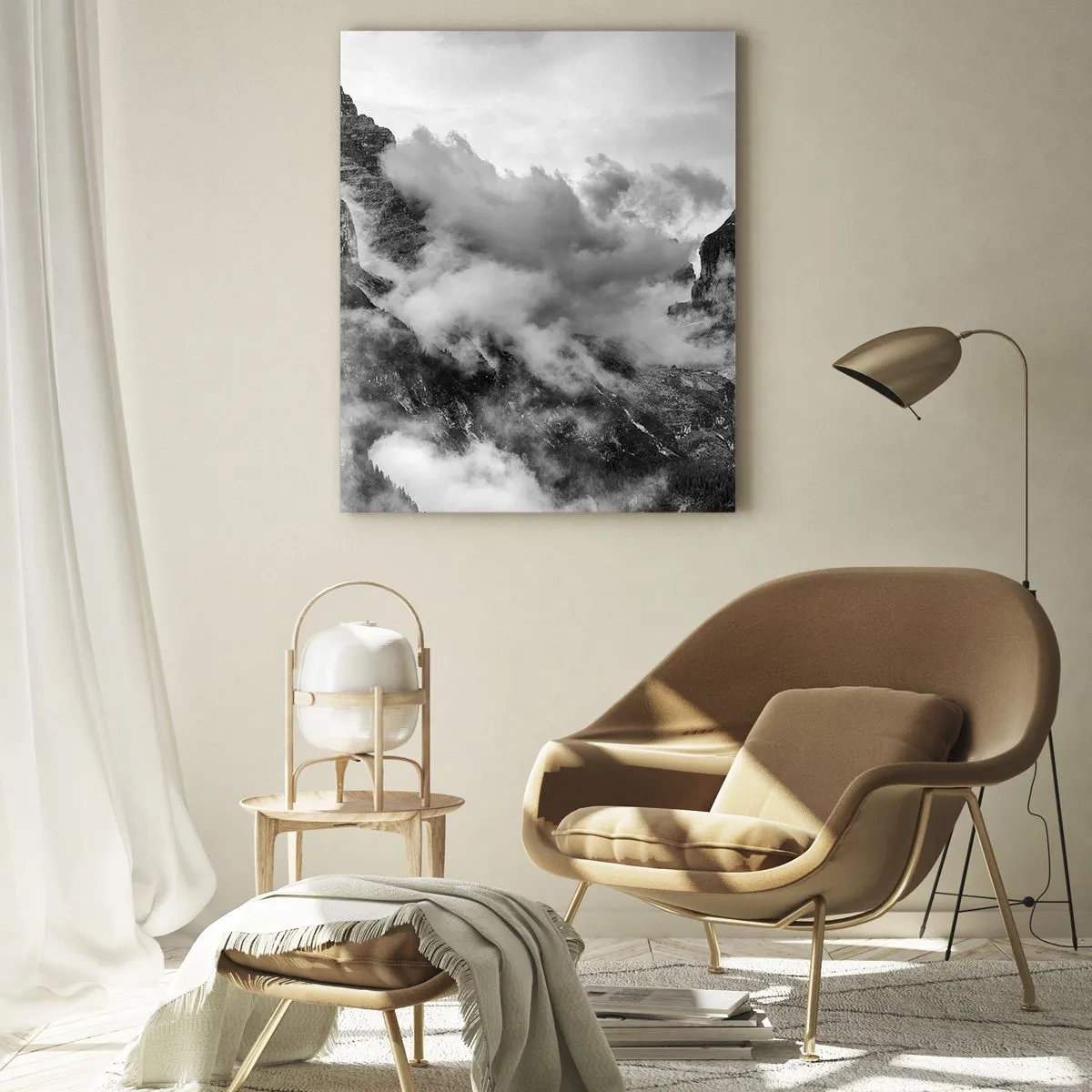 Obraz na szkle - Czarno-białe góry z mgłą w dolinach - 50x70cm - Piękne i okrutne - Nowoczesna dekoracja ścienna do salonu, kuchni i sypialni ARTTOR
