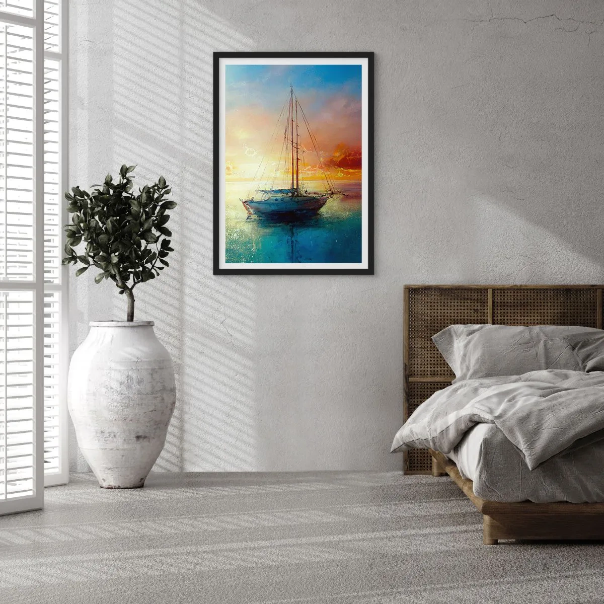 Plakat w czarnej ramie - Jacht na spokojnym morzu przy zachodzącym słońcu - 50x70cm - W złotej zatoce - Nowoczesna dekoracja ścienna do salonu i sypialni ARTTOR