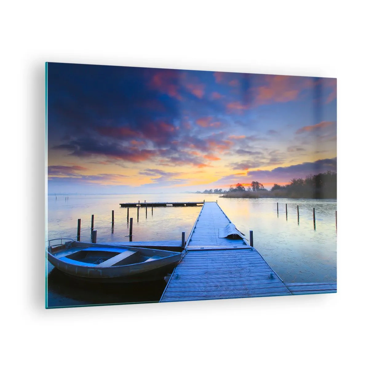 Obraz na szkle - Pomost na jeziorze o świcie w otoczeniu spokojnej natury - 70x50cm - Fioletowo-złoty spokój - Nowoczesna dekoracja ścienna do salonu i sypialni ARTTOR
