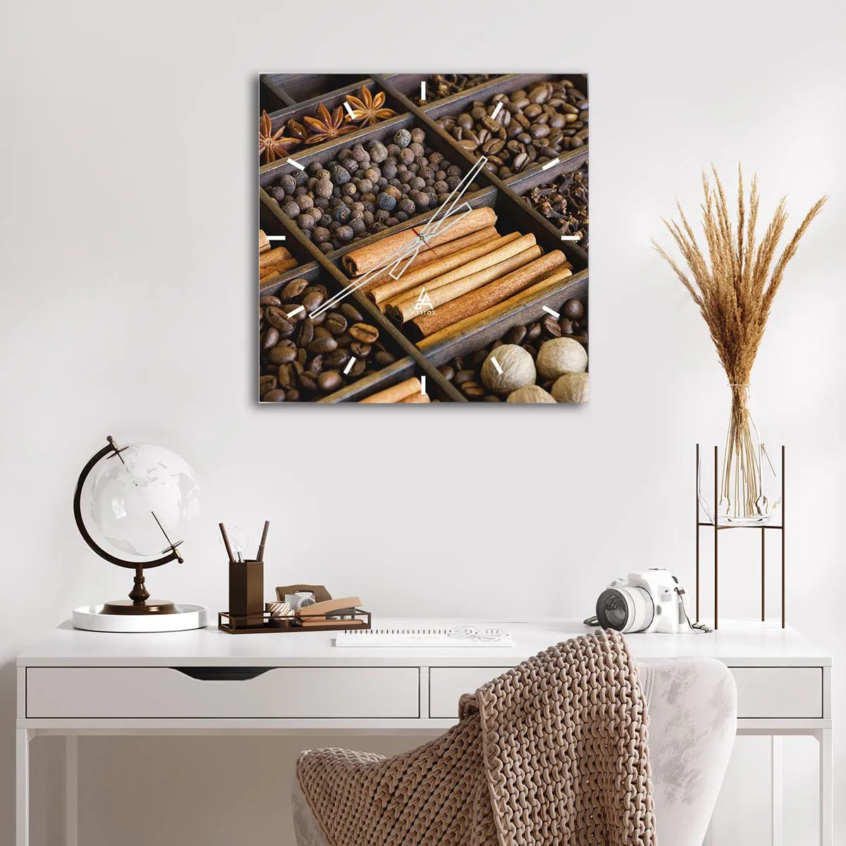 Zegar ścienny - Przyprawy i kawa w drewnianych przegródkach - 30x30cm - Skarbiec aromatów - Nowoczesna dekoracja ścienna do salonu i sypialni ARTTOR