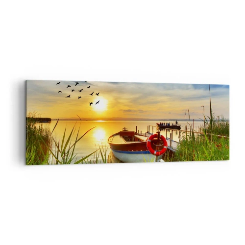 Obraz na płótnie - Łódka przy brzegu jeziora o zachodzie słońca - 140x50cm - Kormorany odlatują już - Nowoczesna dekoracja ścienna do salonu i sypialni ARTTOR