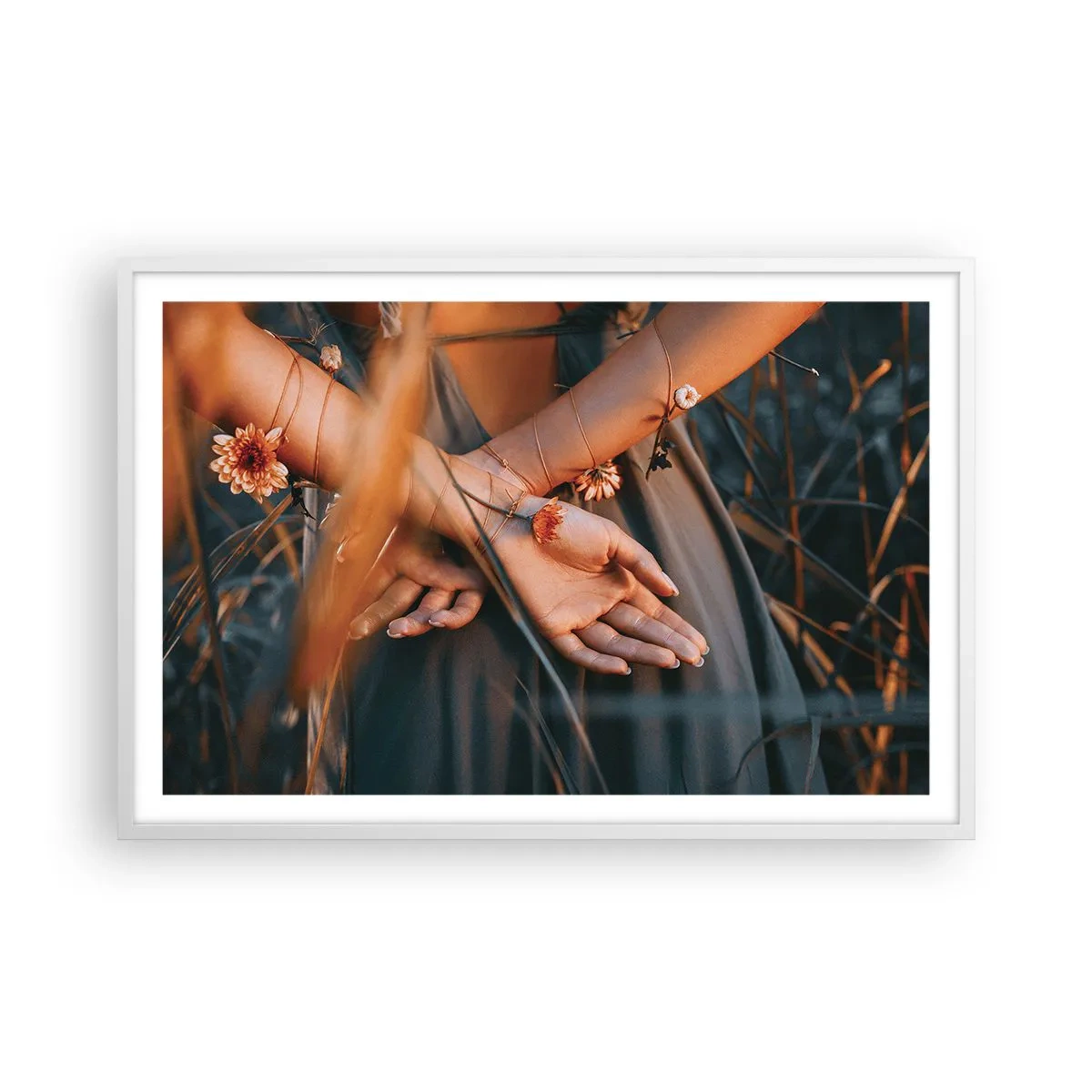 Plakat w białej ramie - Związana z naturą - 91x61 cm